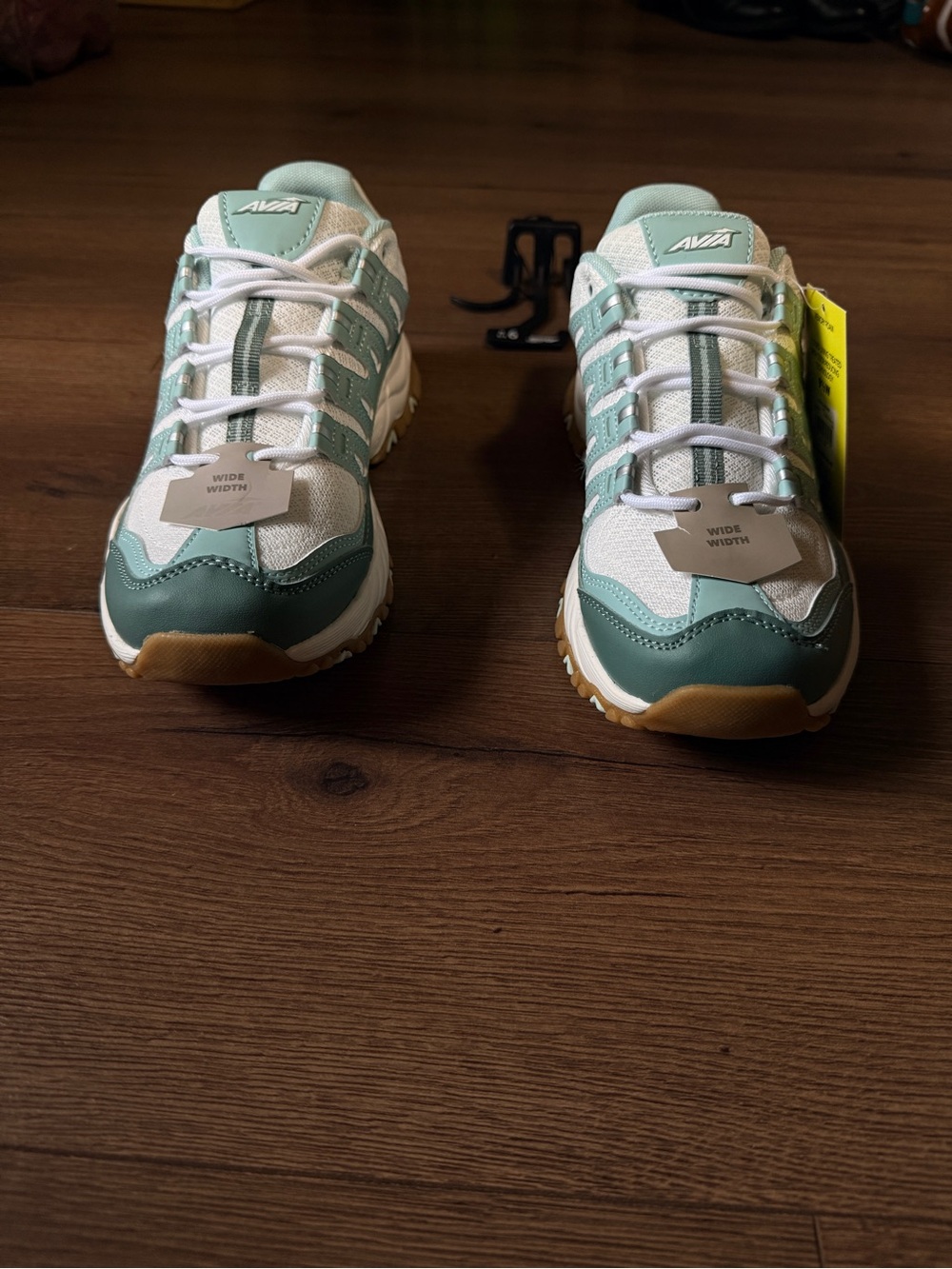 NWT Sz 9.5W Avia Women's Elevate Athletic Sneakers